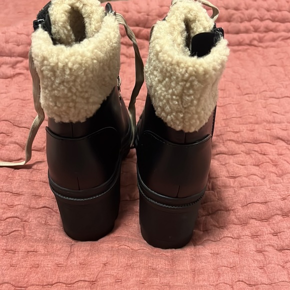 Black Sherpa lace up chunky lug sole shearling booties. Never worn - Picture 3 of 5